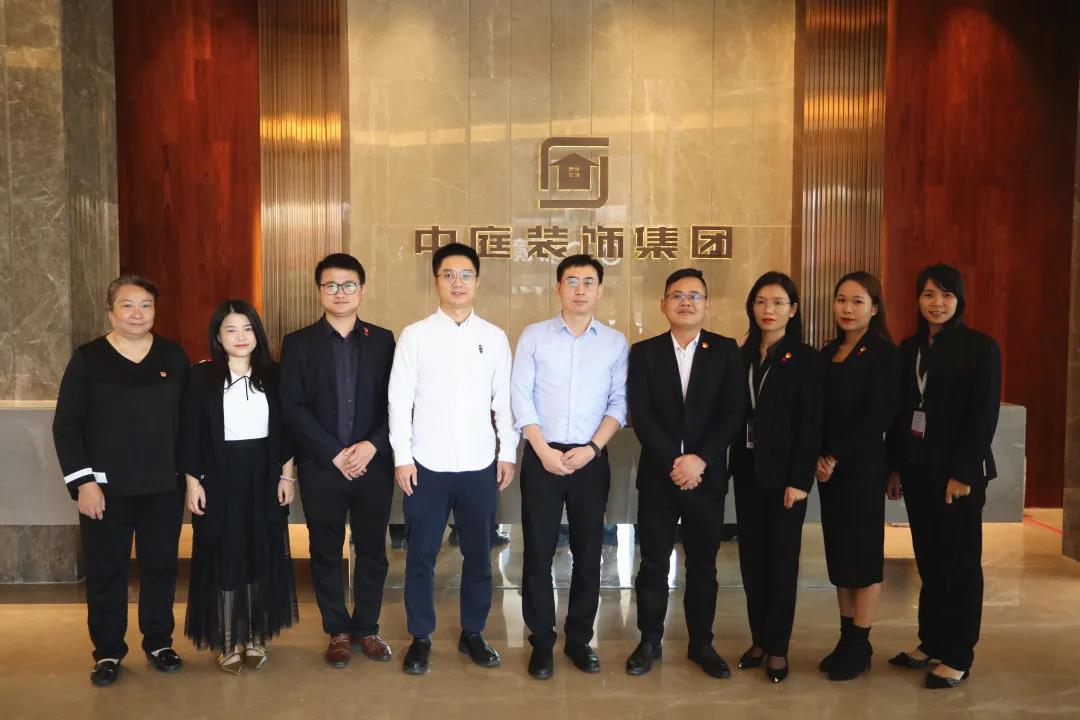 兩新黨建丨青秀區(qū)組織部、兩新組織黨工委領(lǐng)導到集團調(diào)研并指導黨建工作